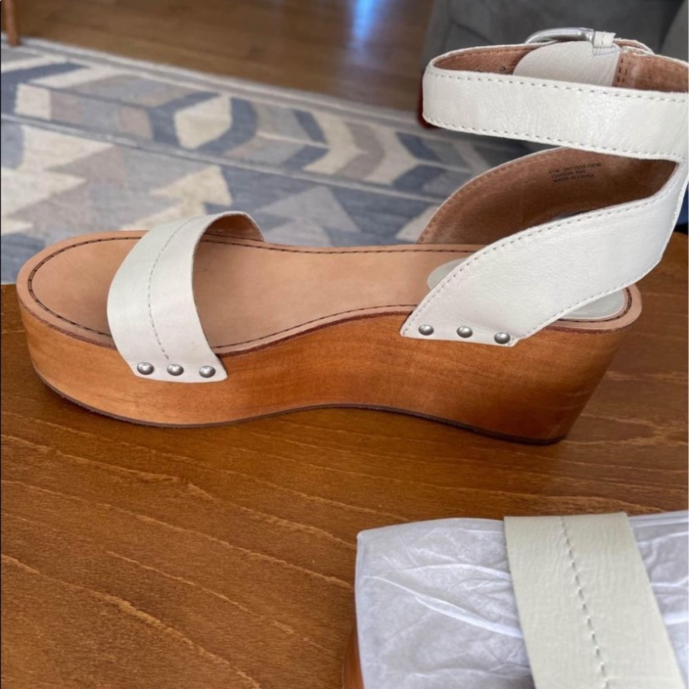 Brand new frye shoes